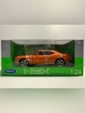 Welly NEX Models Dodge Challenger SRT 1:24 – Orange Diecast Car